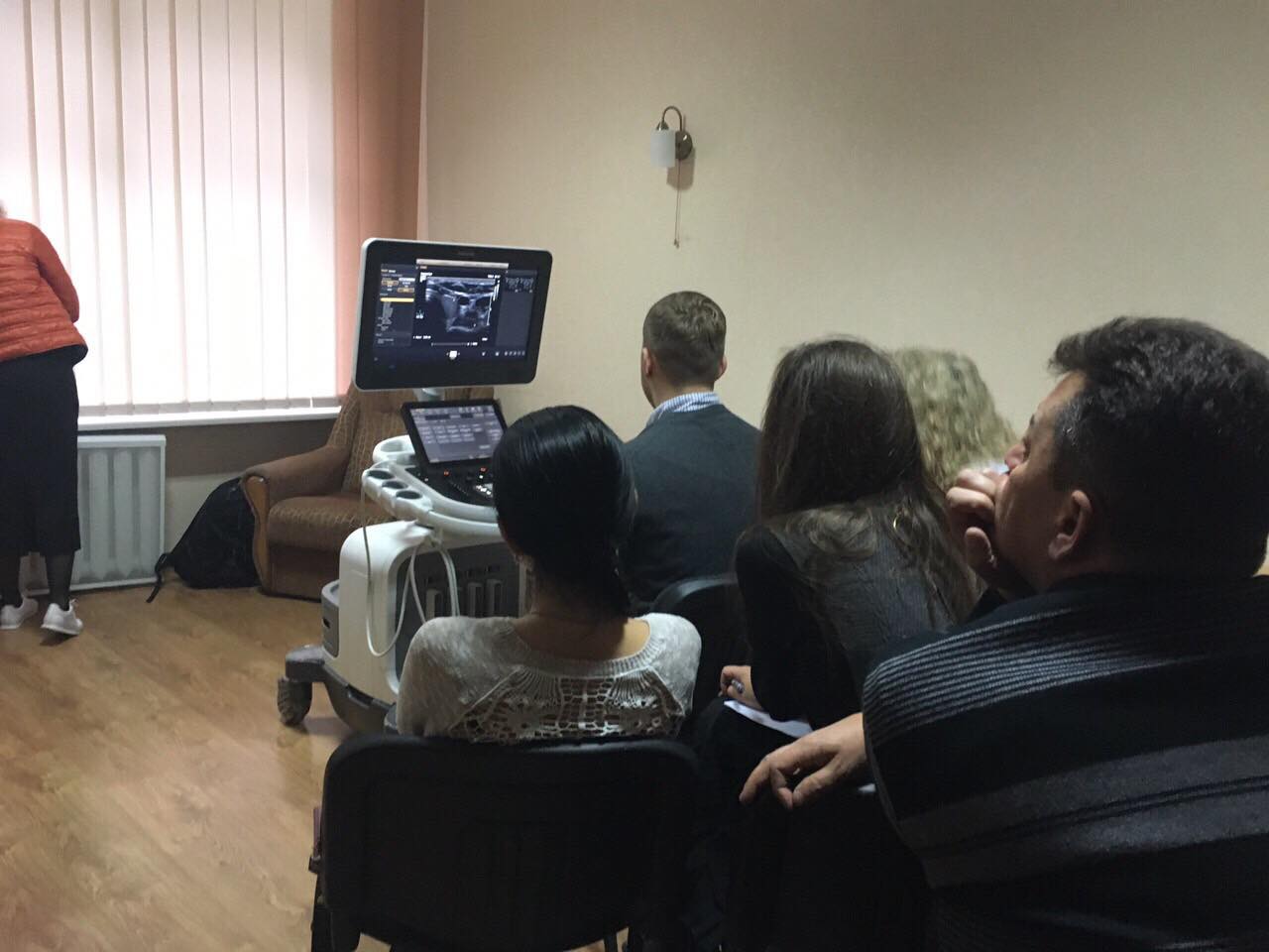 Компанія Philips навчає лікарів Рівненщини роботі на сучасних УЗД сканерах